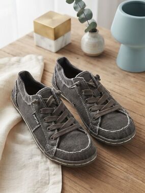 Rocket Dogs Dark Grey Willie Canvas Lace-Up Sneakers Size 7.5